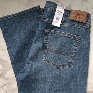 Signature Levi Strauss Blue Denim Jeans with Back Pocket Stitch
